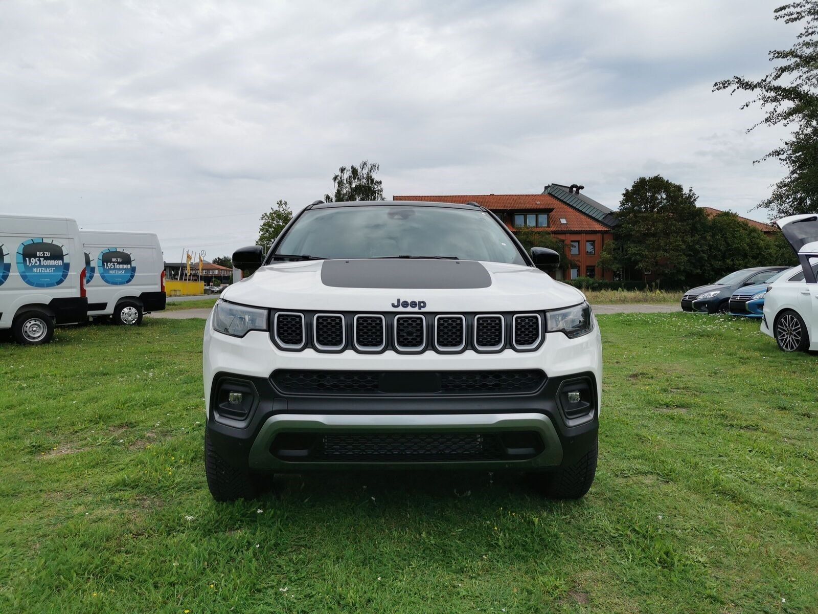 Fahrzeugabbildung Jeep Compass 1.3l T4-PHEV 177kW High Upland Auto. 4WD