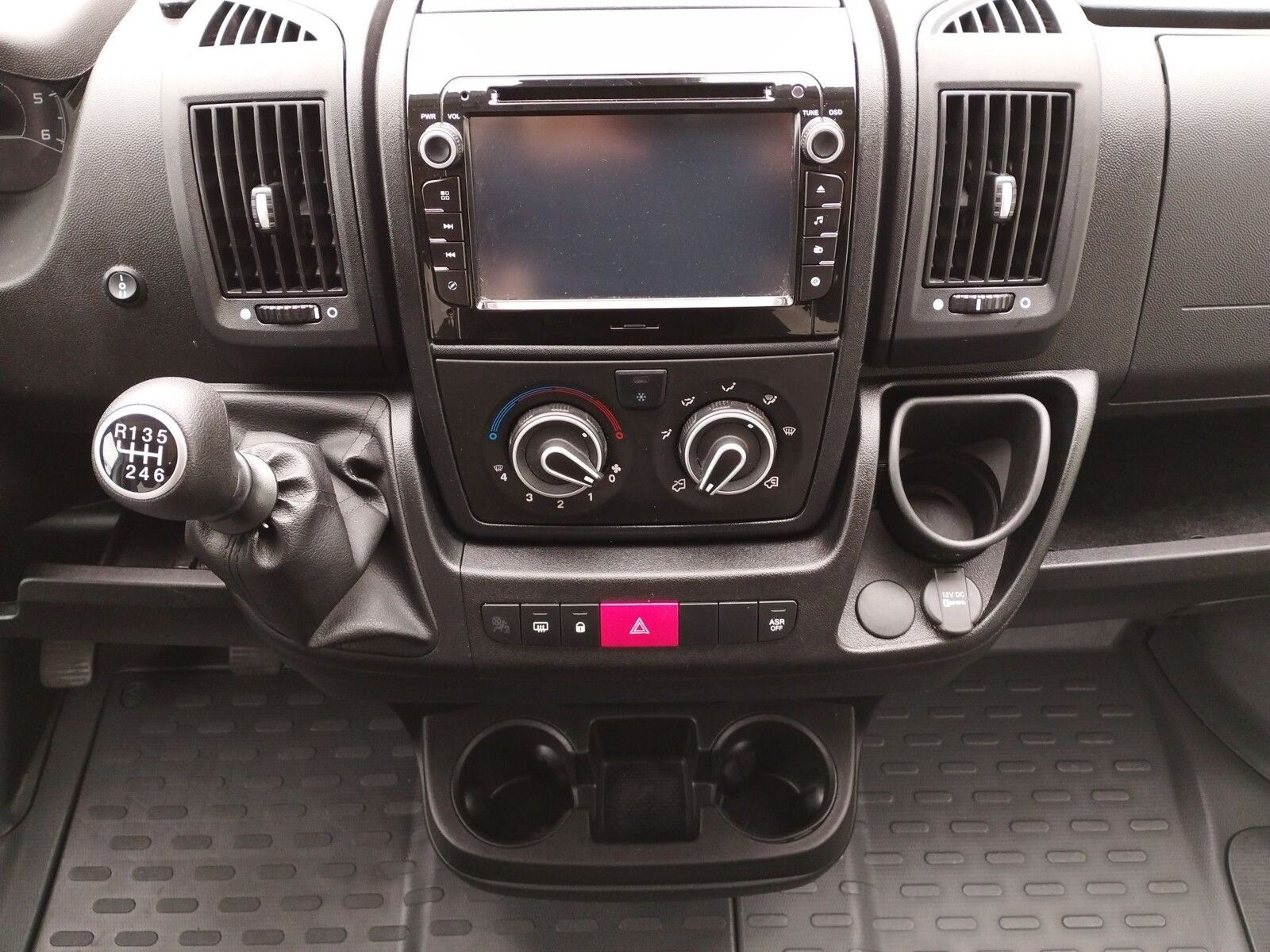 Fahrzeugabbildung Sunlight V 60 RFK,Fahrradträger