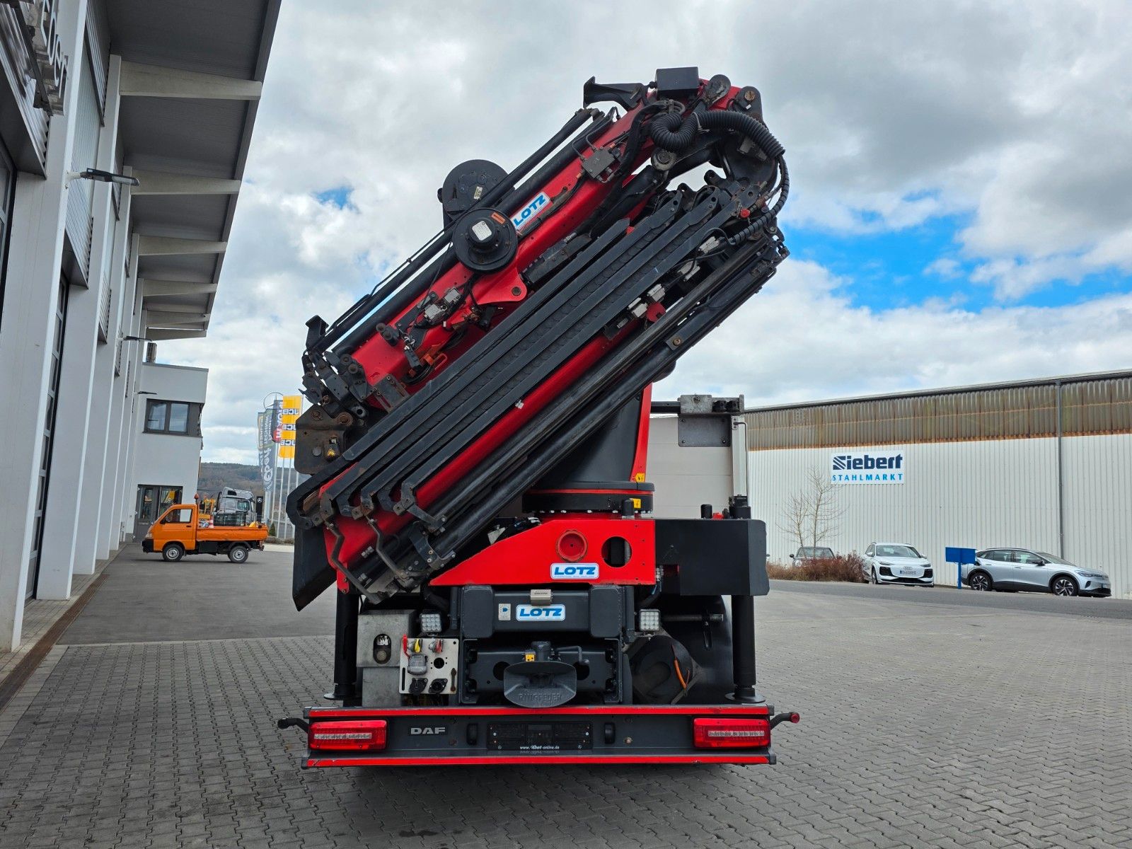 Fahrzeugabbildung DAF XF 530 8x2 Palfinger PK 34002 SH+JIB+Winde Funk