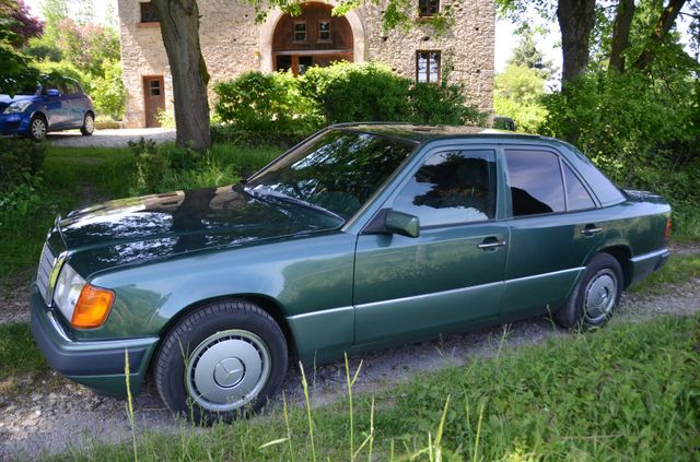 Mercedes-Benz 230 E W124 Limusine Klima guter Zustand