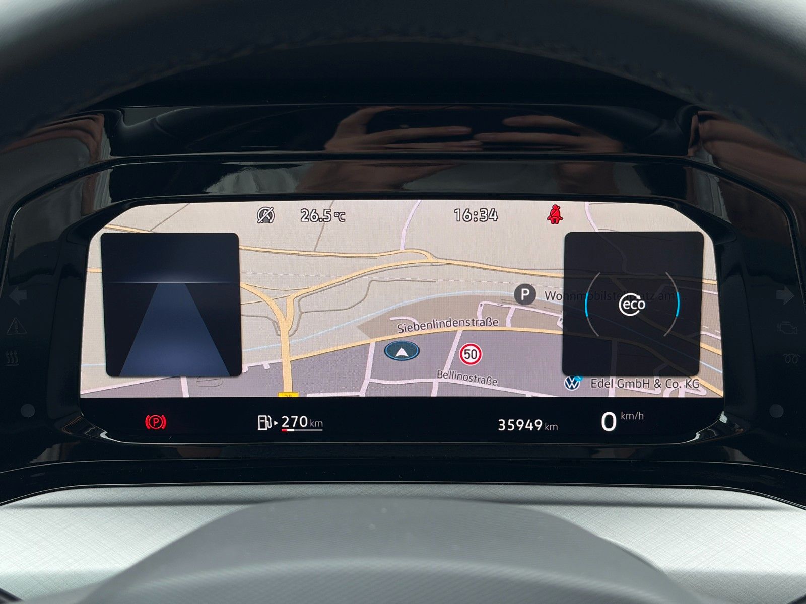 Fahrzeugabbildung Volkswagen Golf VIII Life 1.5 TSI ACC PDC NAV LHZ 3Z-KLIMA