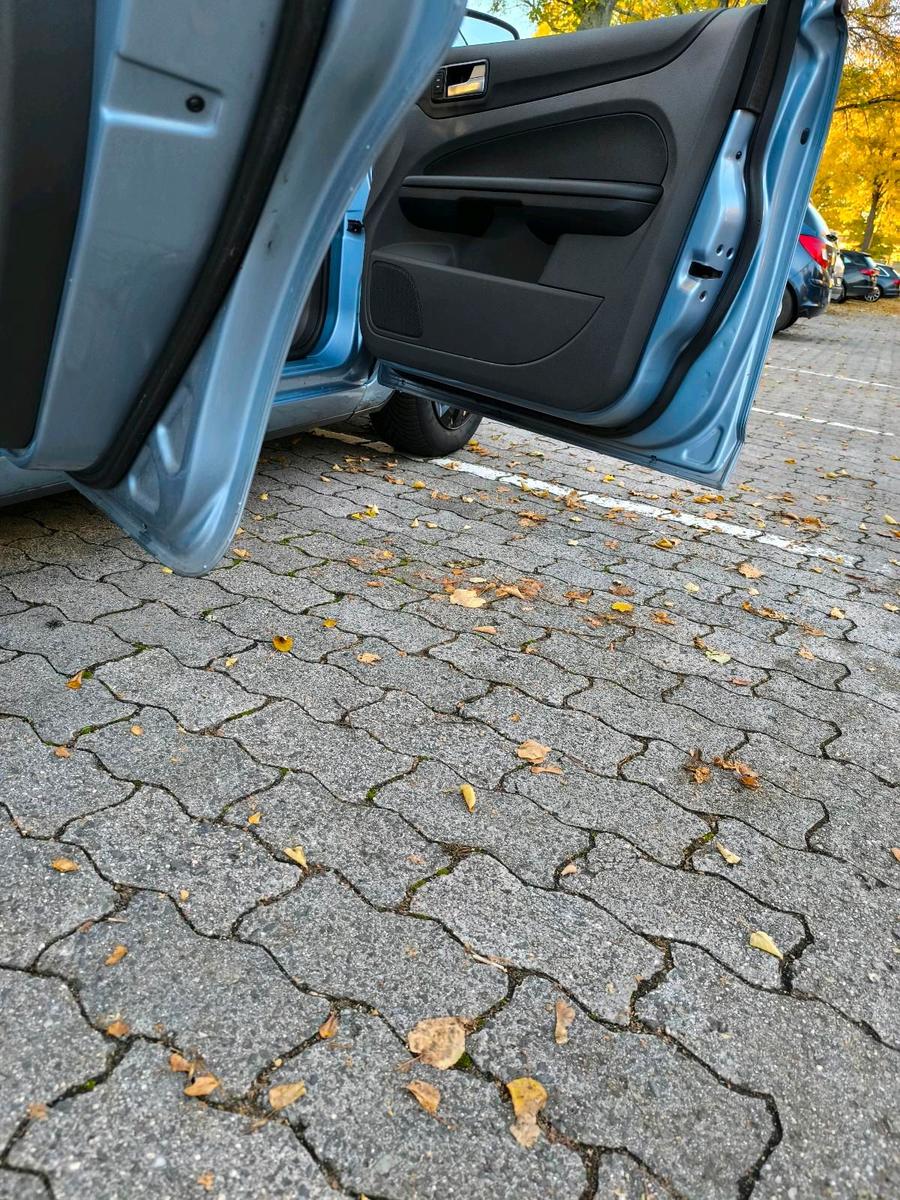Ford Focus 2006 — photo 10