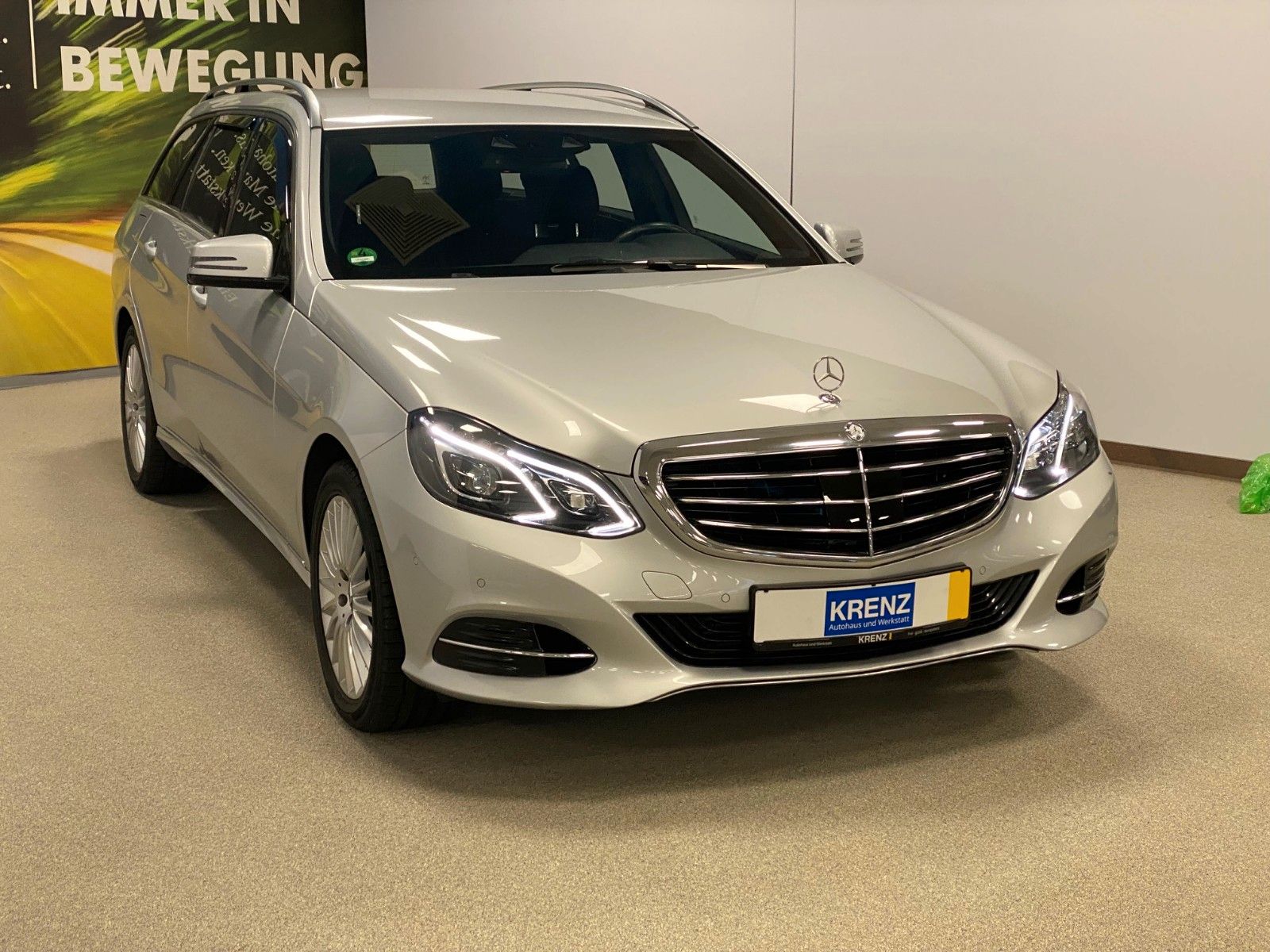 Fahrzeugabbildung Mercedes-Benz E 200 T ELEGANCE+NAVI+LED Scheinwerfer+Distronic