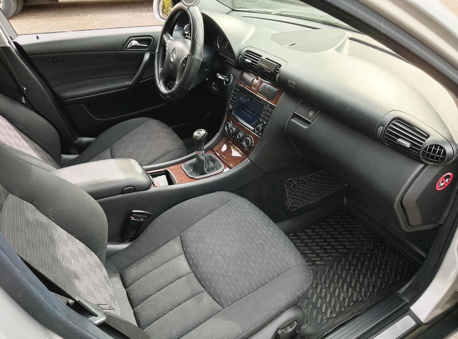 Mercedes-Benz C180 2005 — engine 143 HP (105kW)