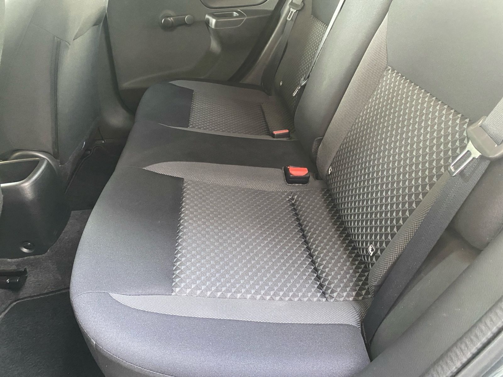 Fahrzeugabbildung Nissan Micra 1.0 IG-T Kiiro*Navi*DAB*Alu*Sitzhg*PDC*+WR