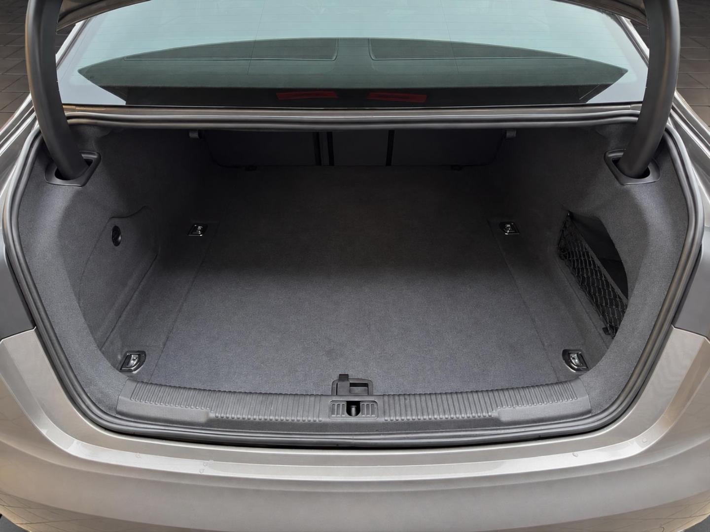 Audi A6 3.0 TDI NAVI XENON PDC SHZ LEDER TEMP