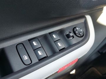 Citroën C3 Aircross Hybrid 145 MAX 7 SitzerHUDNaviACC