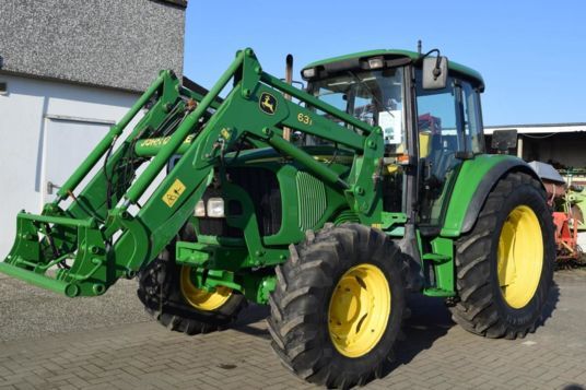 John Deere 6220