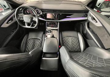 Audi Q8 - 12