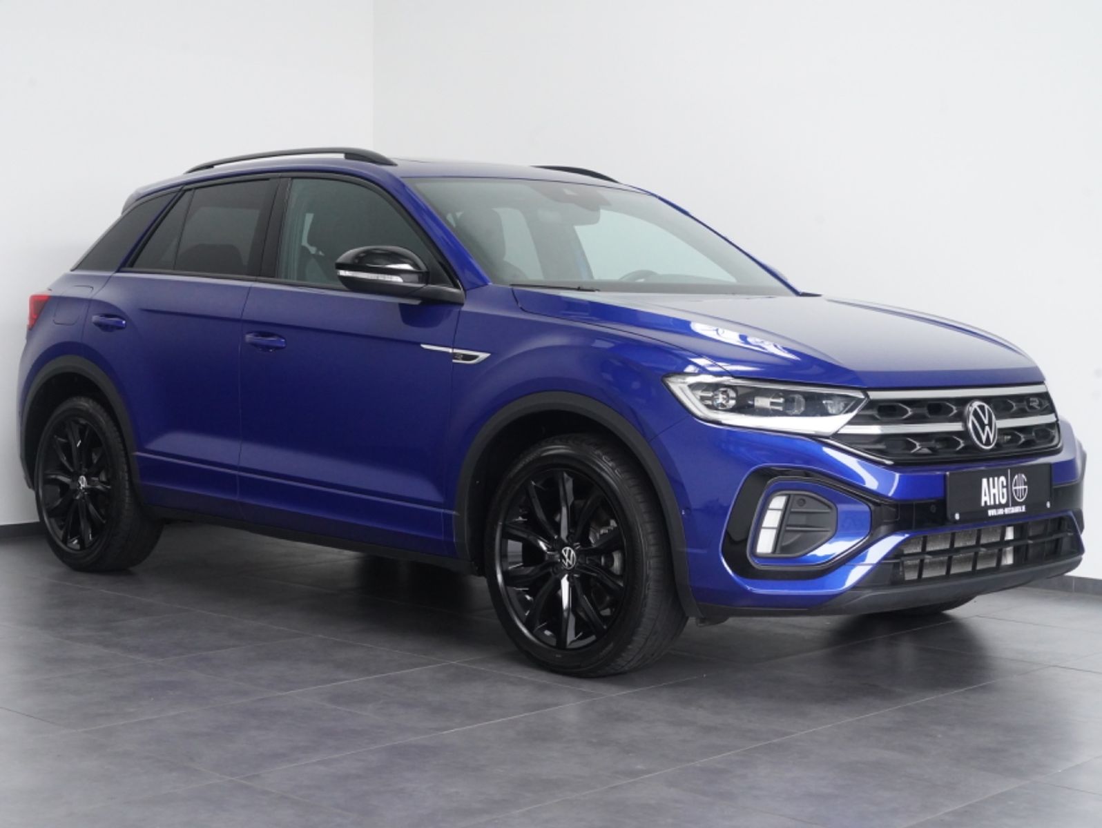 Fahrzeugabbildung Volkswagen T-Roc 2.0 TSI DSG 4Motion R-Line BLACKSTYLE PANO