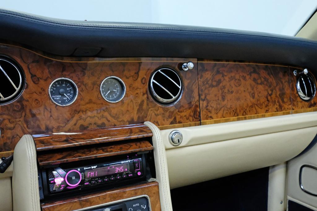 Rolls-Royce Corniche