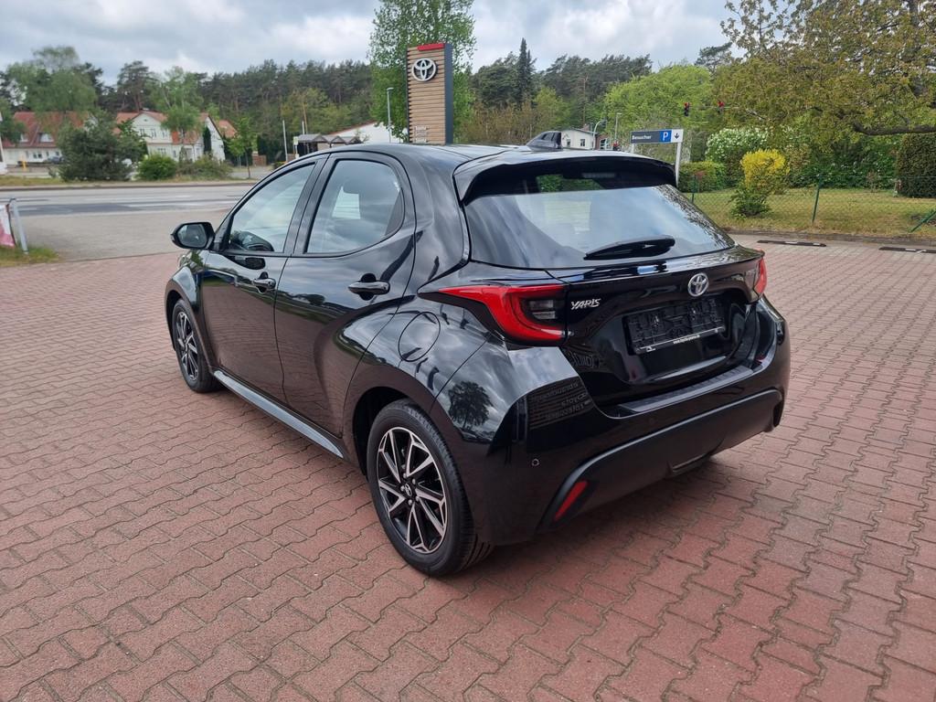 Toyota Yaris 1.5 Hybrid Team Deutschland
