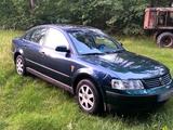 Volkswagen VW Passat 3B mit 142000 KM Nachweisbar - Volkswagen Passat aus 1997: 3b