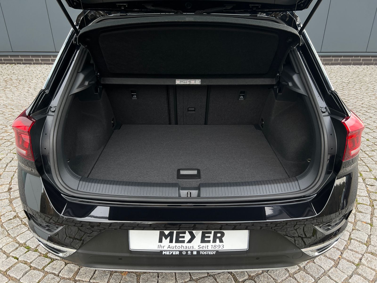 Fahrzeugabbildung Volkswagen T-Roc Sport 2.0 TSI DSG 4MOTION *Standhzg.,Activ