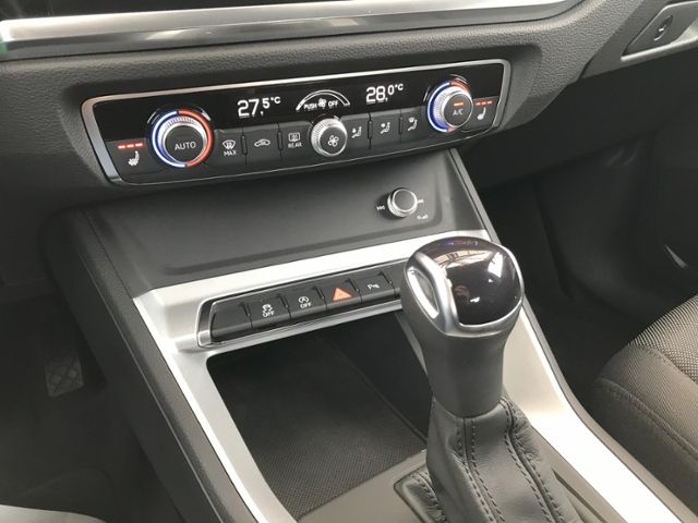 Audi Q3 S-TRONIC*AHZV*LED*MMI+*PDC*SHZ*KLIMAAUTO foto 10