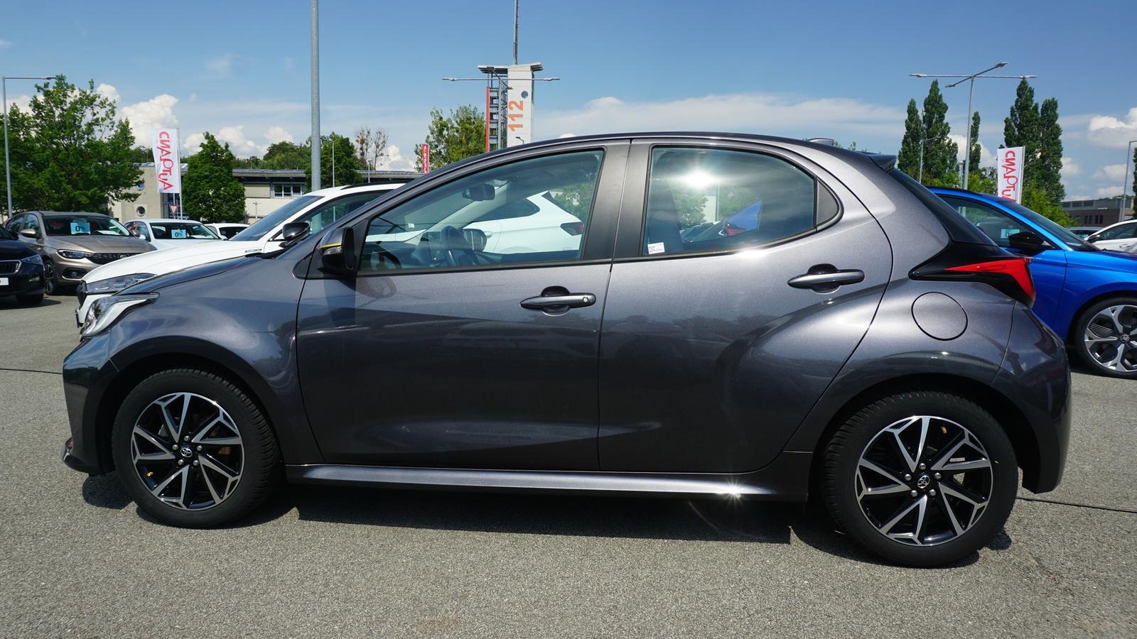 Toyota Yaris 1.5 Team Deutschland LED Tempomat Kamera