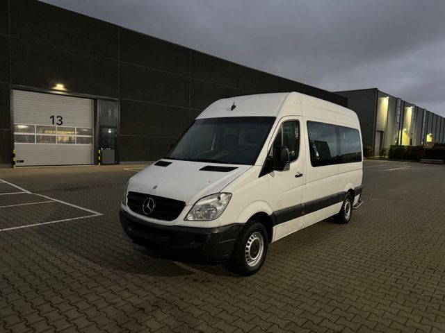 Mercedes-Benz Sprinter 9 Sitzer Ruhlstuhlrampe