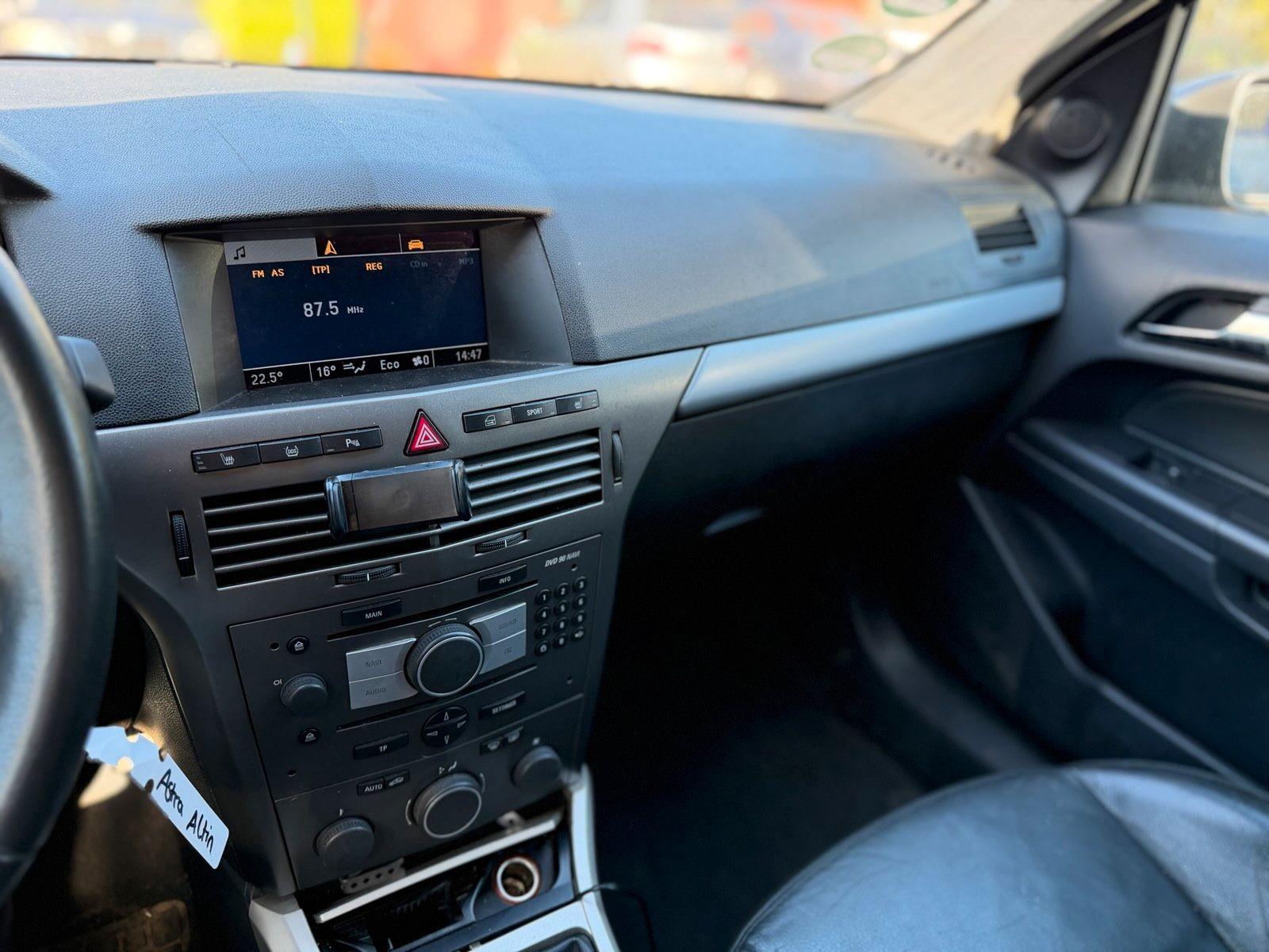 Opel Astra 2006 — photo 8