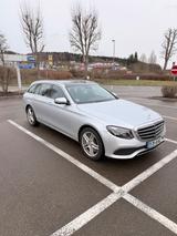 Mercedes-Benz E 400 4MATIC T EXCLUSIVE Autom. EXCLUSIVE - Mercedes-Benz E 400 Kombi Gebrauchtwagen
