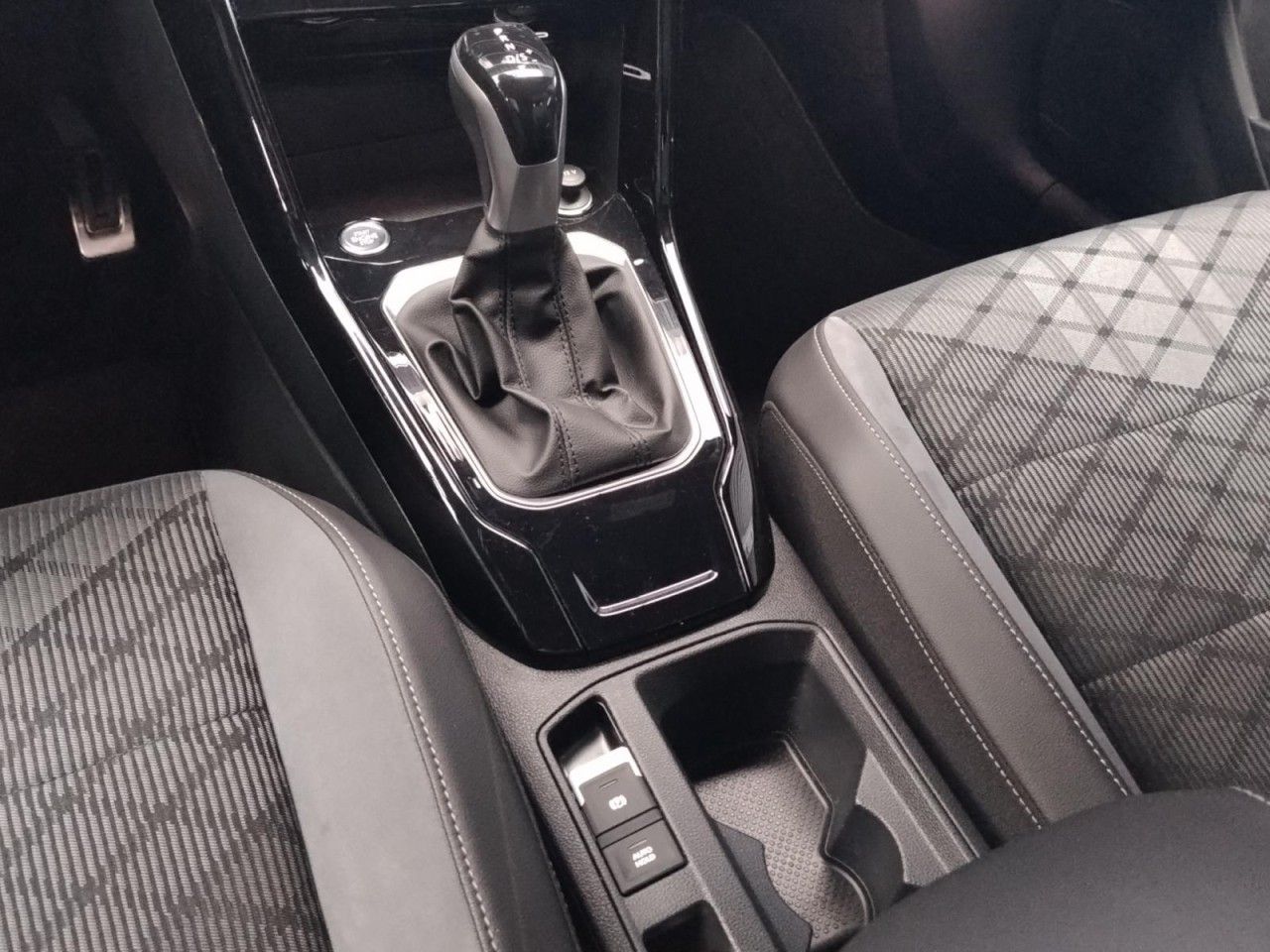 T-Roc R-Line 1.5 TSI DSG Klima Navi