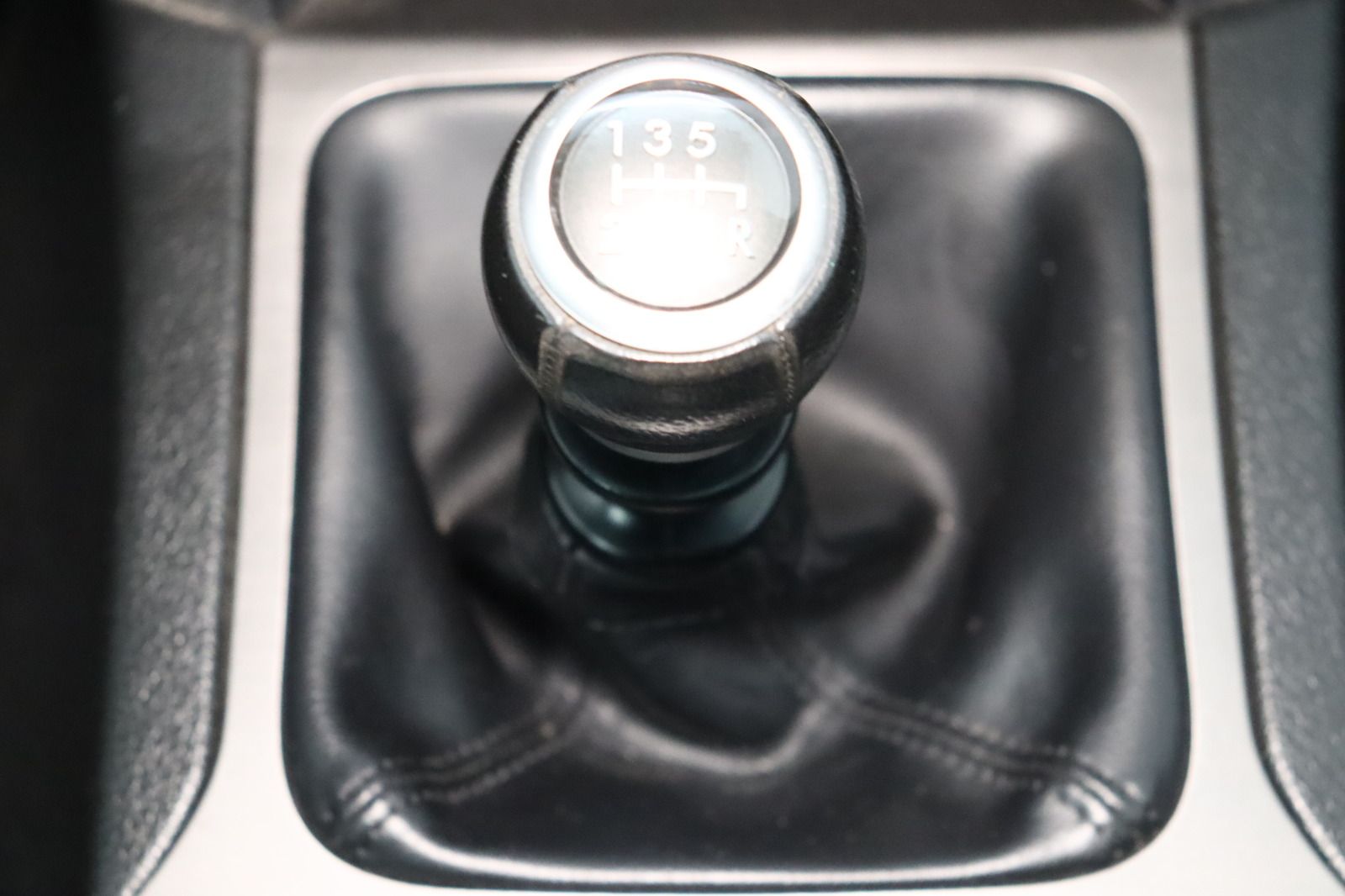 Fahrzeugabbildung Subaru Legacy Kombi 2.0D Outback Comfort Navigation