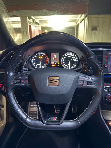 SEAT Leon 2.0 TSI Start&amp;Stop ST CUPRA 300 DSG CUP...