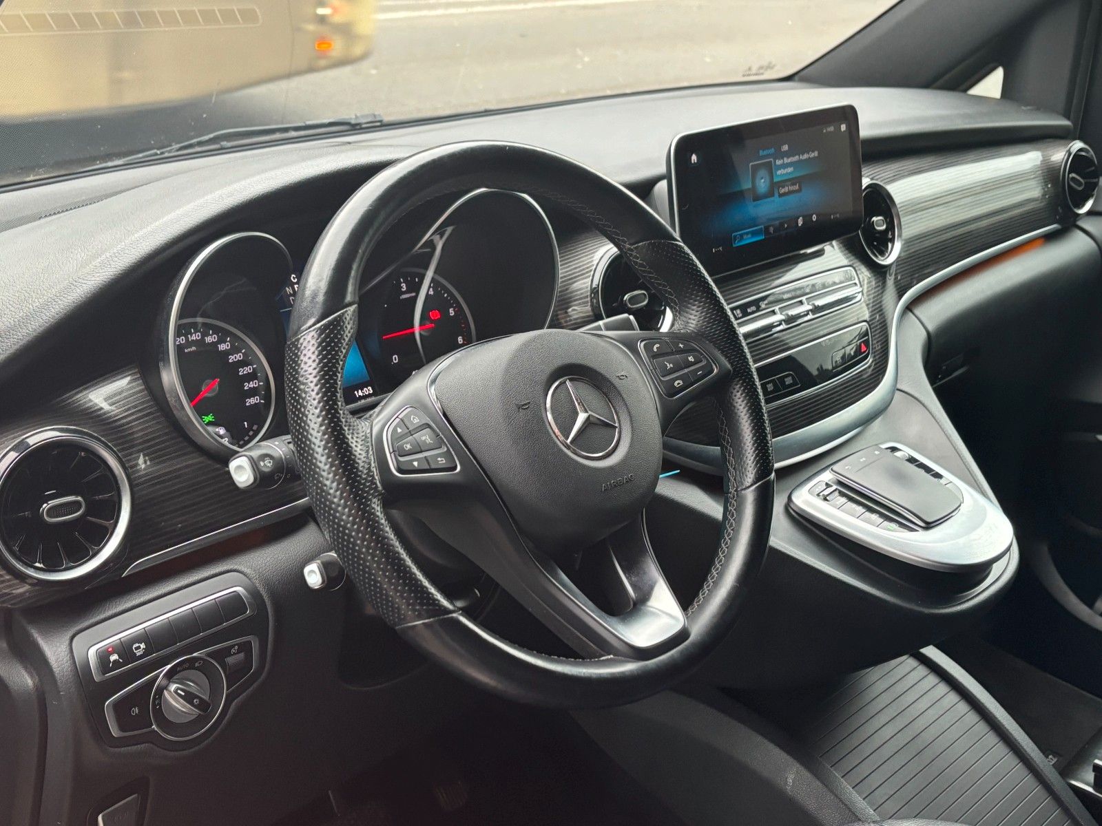 Fahrzeugabbildung Mercedes-Benz V 250d *8-Sitzer*Burmester*Ambiente*360°*Memory