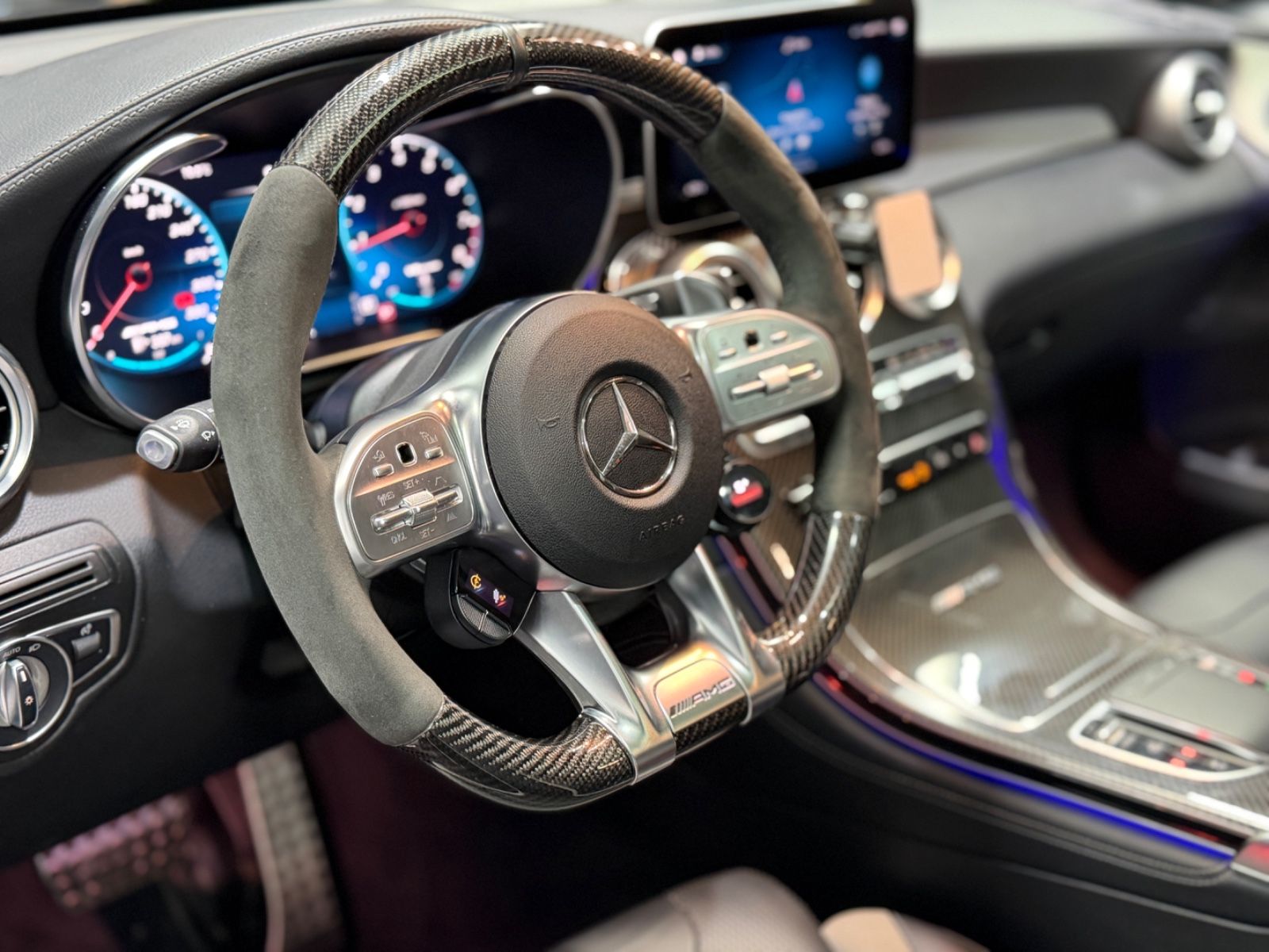 Fahrzeugabbildung Mercedes-Benz GLC 63 S AMG|BURMESTER|PANO|FACELIFT|CARBON|