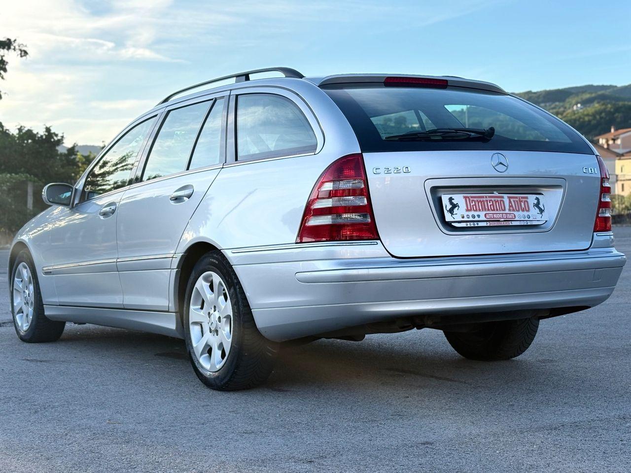 Mercedes-Benz C220 2006 — photo 10