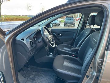 Dacia Sandero Stepway Celebration TCe 90