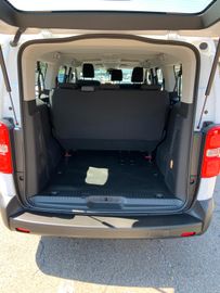 Bild 24 Opel Vivaro Kombi XL 9 Sitze 8 AT Heckklappe