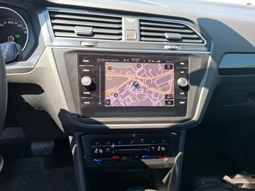 Volkswagen Tiguan - 8