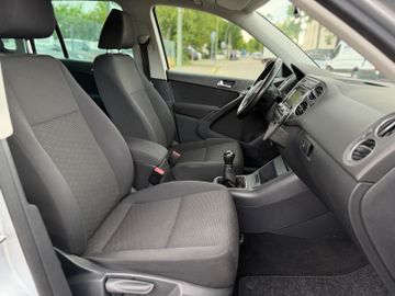 Volkswagen Tiguan - 12