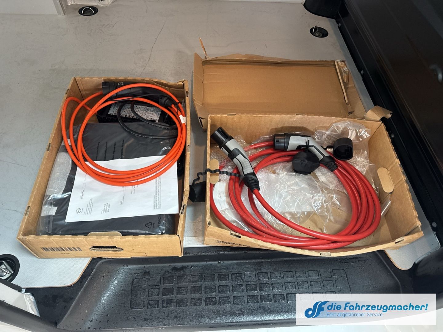 Fahrzeugabbildung Opel Vivaro Kasten -e Elegance L Navi Apple CarPlay A