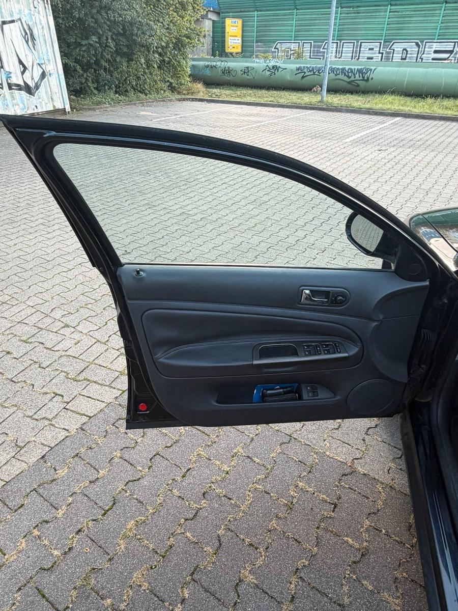 Volkswagen Passat 2005 — photo 15