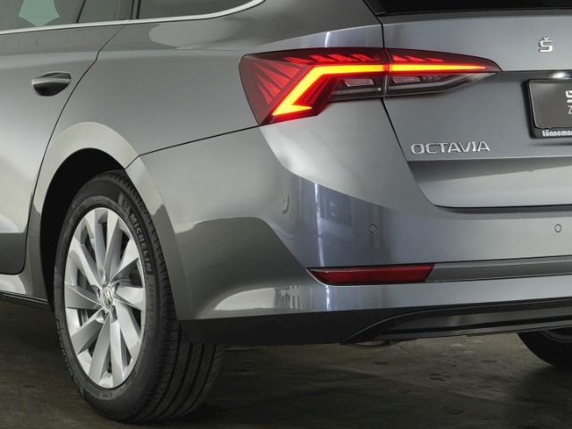 Octavia COMBI STYLE TDI DSG+AHK+NAVI+KLIMA+SITZH