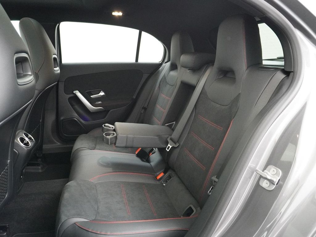 Mercedes-Benz A 250 e Star Edition AMG Line | Panorama - Schie
