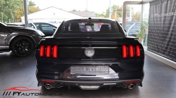 Ford Mustang - 4