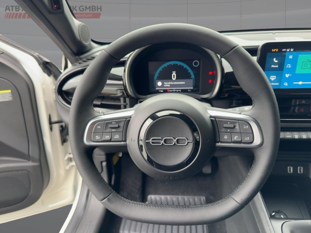 Fahrzeugabbildung Fiat 600 Icon Benziner Street,PDC,VOll LED, 18'',Sitz