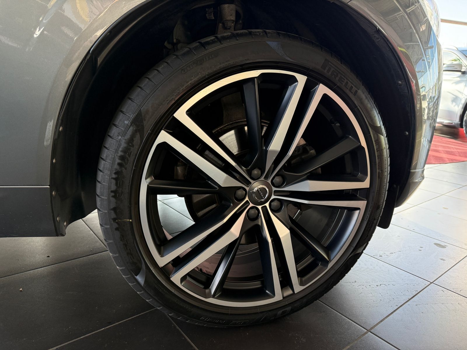 Fahrzeugabbildung Volvo XC60 R Design AHK H/K KAM LED