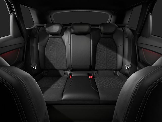 Q4 SUV e-tron performance 210 kW NAVI AHK HUD