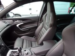 Fahrzeugabbildung Opel Insignia OPC 4x4  **1-HAND / SCHECKHEFTGEPFLEGT*