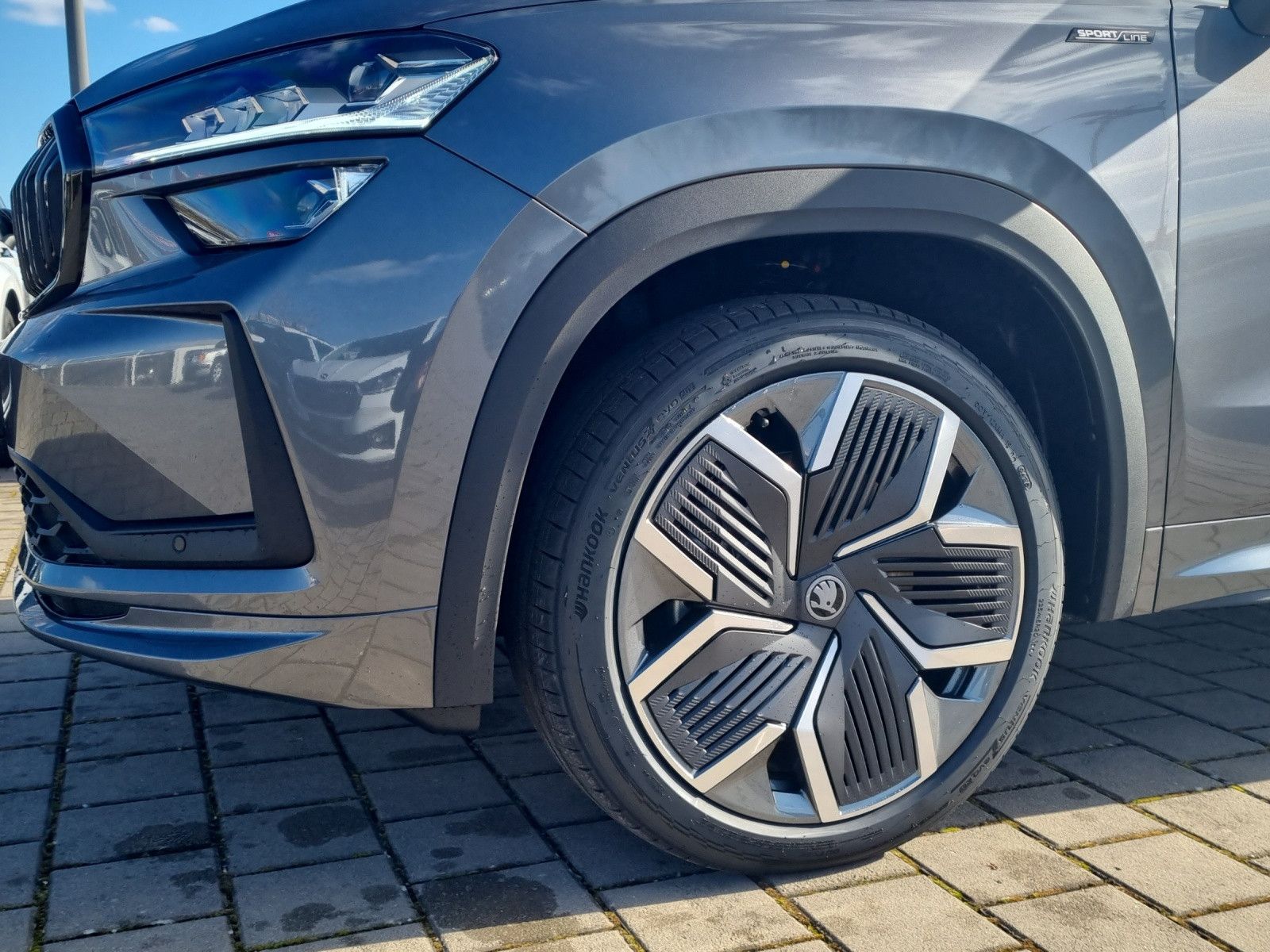 Fahrzeugabbildung SKODA Kodiaq 2.0 TDI 142 kW 4x4 Sportline 20" AHK PANO