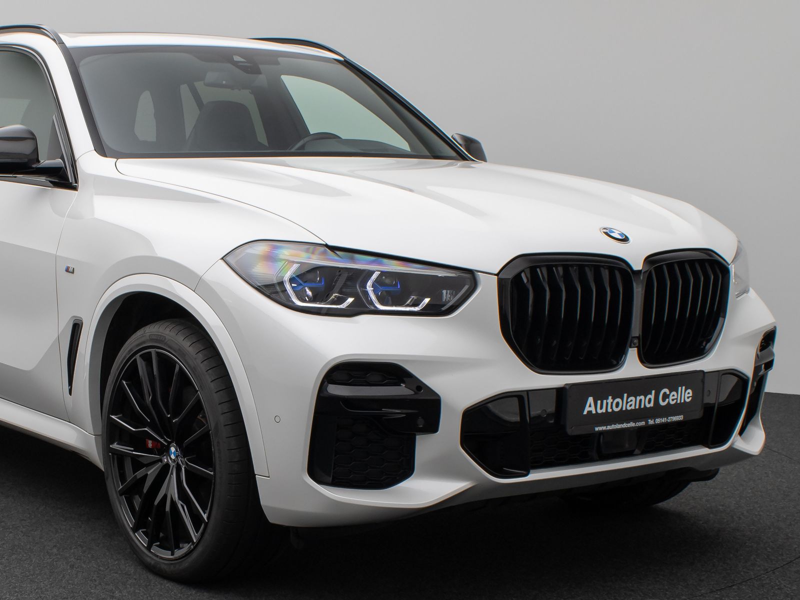 Fahrzeugabbildung BMW X5 xD30d M Sport Panorama Laser 360°HUD DAB B&W