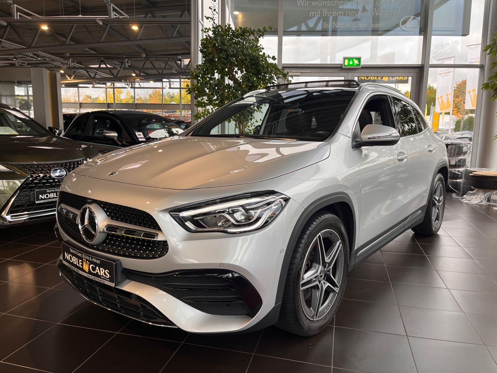 Fahrzeugabbildung Mercedes-Benz GLA 250 4Matic AMG Line PANO LED NAVI