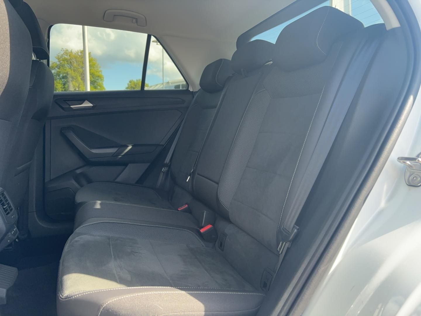 Fahrzeugabbildung Volkswagen T-ROC Style 1.5l TSI,DSG,AHK,Navi,Climatronic,Ap