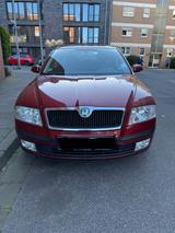 Skoda Octavia Combi 1.6 Ambiente, behindertengerecht - Skoda Octavia aus 2006: Ambiente