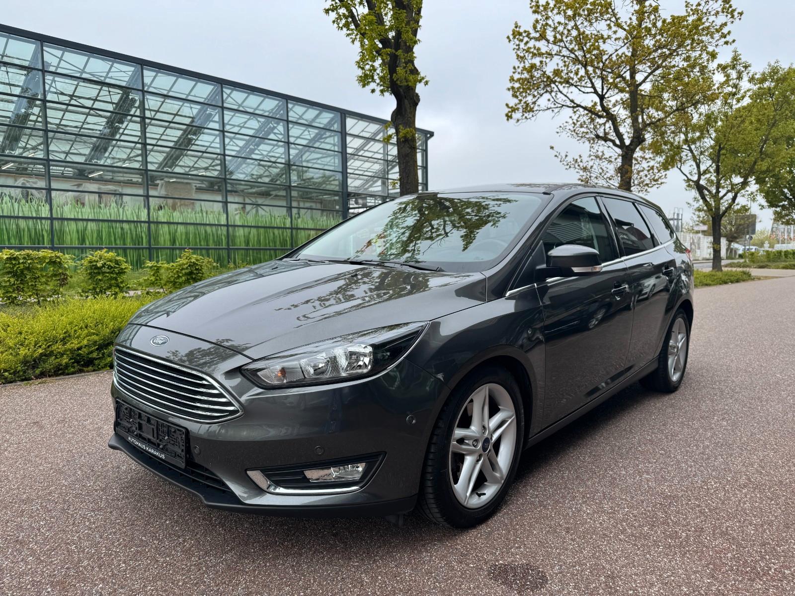 Ford Focus Turnier Titanium 134KW/Navi/AHK/1.Hand