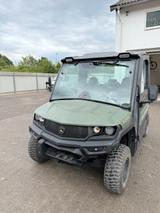John Deere XUV835M - John Deere Schlepper