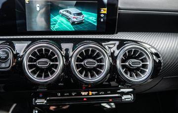 Fahrzeugabbildung Mercedes-Benz A180 7G-DCT KEYLESS|VIRTUALCOCKPIT|SPURH.|AMBIEN